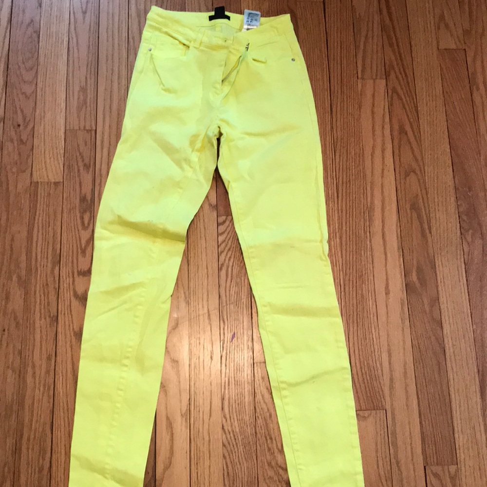 H&M yellow skinny jeans